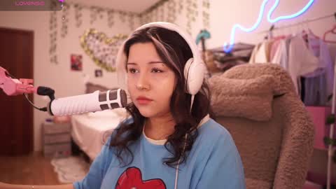 roxysuh online show from March 22, 7:03 am