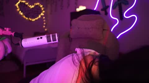 roxysuh online show from October 2, 9:36 am