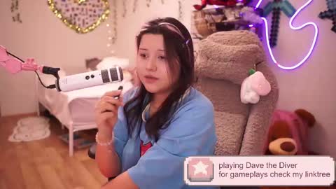 roxysuh online show from October 16, 9:23 am