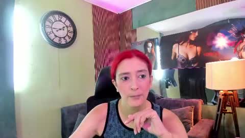 ruby_your_milf online show from July 14, 6:56 pm