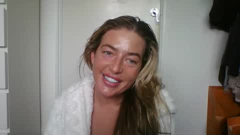 rubyredxxxoxxx online show from January 19, 11:28 am