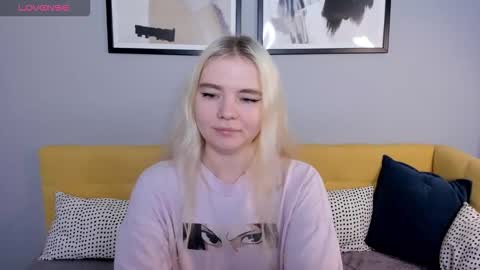 ruthbryant online show from November 14, 1:27 am