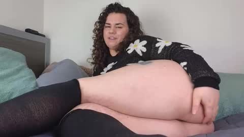 Leanne online show from December 1, 9:06 pm