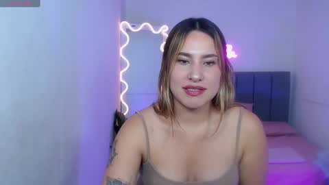 Snapshot of saaya_tay chatting on March 7, 3:29 am saaya_tay online show from March 7, 3:29 am