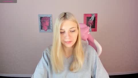 Snapshot of sabrina_moun chatting on October 16, 1:30 am sabrina_moun online show from October 16, 1:30 am