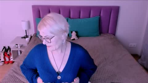 Sabrina MacMarren online show from September 23, 7:34 pm