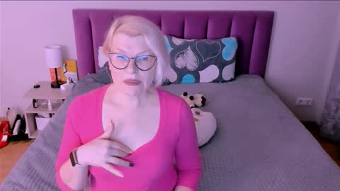 Sabrina MacMarren online show from October 2, 5:07 pm