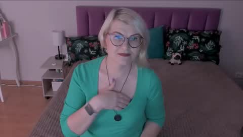 Sabrina MacMarren online show from February 28, 3:59 pm