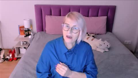 Sabrina MacMarren online show from November 29, 2:43 pm