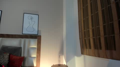Snapshot of sabrinawarren chatting on January 28, 12:00 pm Sabrina Warren online show from January 28, 12:00 pm