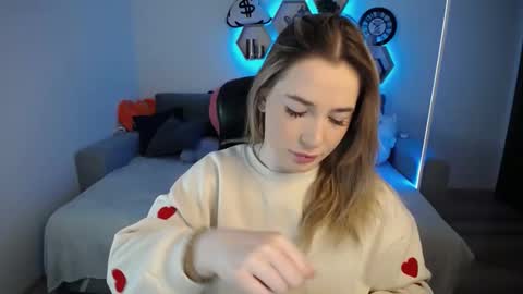 Snapshot of sabrinviolet chatting on February 17, 9:13 am Sabrina Violet online show from February 17, 9:13 am