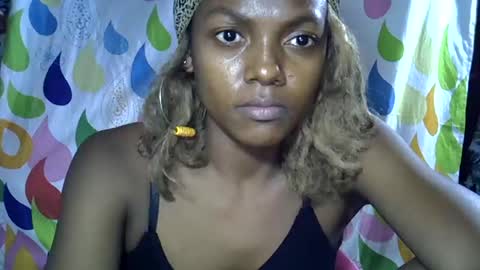 Snapshot of safira19 chatting on September 15, 12:35 pm safira19 online show from September 15, 12:35 pm