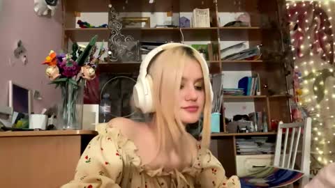 Melisa online show from December 13, 7:53 pm