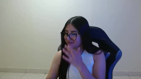 Sahaliefox  online show from May 28, 9:34 pm
