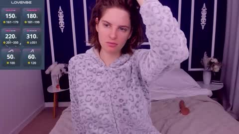 Adel online show from November 29, 7:45 am