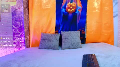 salome_cruxx online show from October 20, 1:03 pm