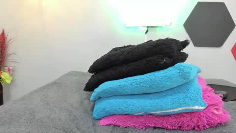 Snapshot of salomeswet chatting on February 4, 8:13 am martina online show from February 4, 8:13 am