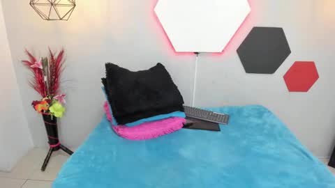 Snapshot of salomeswet chatting on January 29, 7:46 am martina online show from January 29, 7:46 am