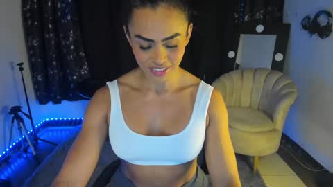 Snapshot of sam_diva chatting on February 4, 2:21 pm SAM online show from February 4, 2:21 pm