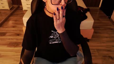 SAM MANSON online show from September 29, 1:05 pm