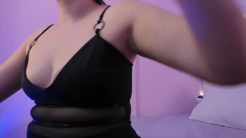 Snapshot of samanta_roberts1 chatting on February 10, 11:46 am Samanta online show from February 10, 11:46 am