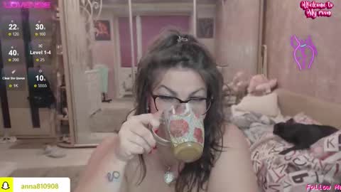 Snapshot of samanta_shy chatting on October 14, 5:26 pm Marry online show from October 14, 5:26 pm