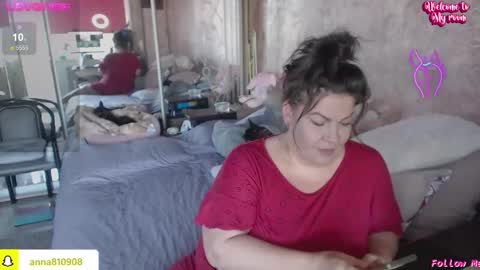 Snapshot of samanta_shy chatting on September 12, 12:34 pm Marry online show from September 12, 12:34 pm