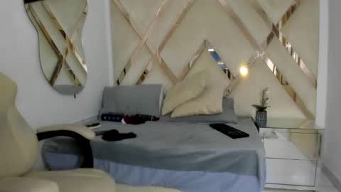 samantaht online show from December 13, 2:27 pm