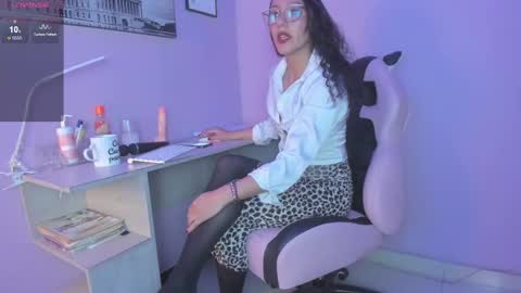 Snapshot of samantha__cooper__ chatting on March 8, 11:03 am Samantha  online show from March 8, 11:03 am