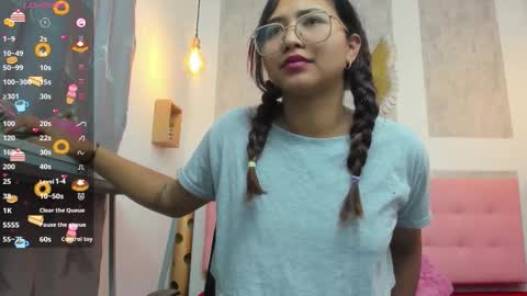    online show from December 3, 10:50 am