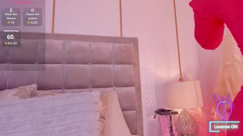 Snapshot of samanthaclay chatting on October 3, 8:03 pm online show from October 3, 8:03 pm