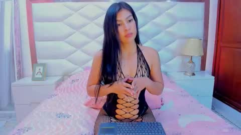 Snapshot of samanthaevans4 chatting on October 17, 8:45 pm Sweet Samantha online show from October 17, 8:45 pm