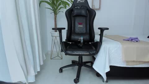 Samantha samy online show from December 15, 6:48 pm