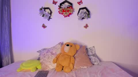 Samara is my name a pleasure delighted that you are here leave your thumb up it is important to me online show from December 26, 11:46 pm