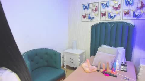 Snapshot of samara_warren chatting on February 28, 11:58 am Samara Warren online show from February 28, 11:58 am