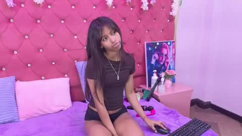 Snapshot of samaraprice11 chatting on October 6, 12:33 pm samaraprice11 online show from October 6, 12:33 pm