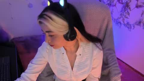 Snapshot of sammysammy_ chatting on February 5, 3:34 am online show from February 5, 3:34 am