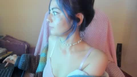   online show from February 8, 9:24 am