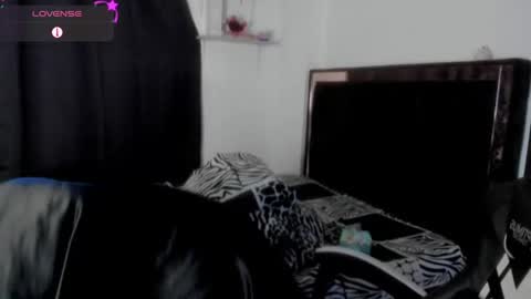 Snapshot of samykiss chatting on September 16, 1:52 pm SamyHolbrook online show from September 16, 1:52 pm