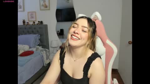 Snapshot of samysweet_8 chatting on December 10, 2:28 pm Samanta online show from December 10, 2:28 pm