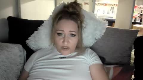 dont forghet to thumbs up if you like my show online show from October 23, 11:44 pm