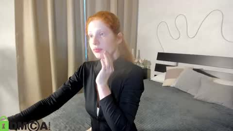 Snapshot of sandra__wilson chatting on October 6, 1:33 am Sandra online show from October 6, 1:33 am
