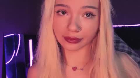 Sandy  online show from November 25, 2:25 am