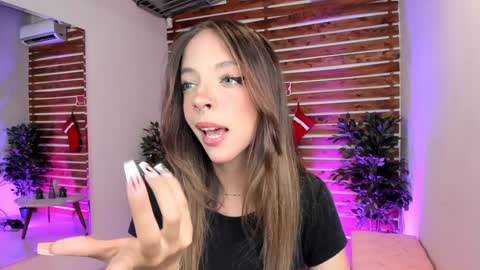 Snapshot of sapphire_venus chatting on December 20, 10:00 pm Valerin online show from December 20, 10:00 pm