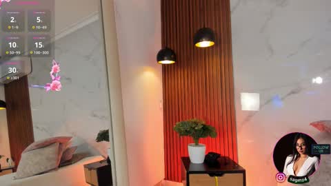 S A R A  G  online show from February 24, 3:49 am