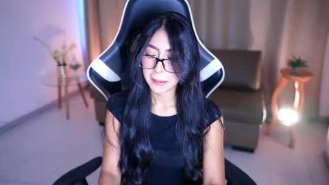 Sara  online show from March 6, 1:14 pm