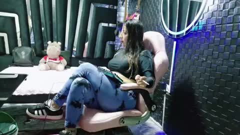 no limits sarah online show from February 3, 12:04 am