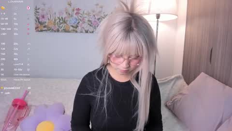 Sara  new account  give me thomb up  Follow me   help me reach 15k followers again   online show from October 20, 12:35 am