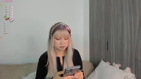 Sara  new account  give me thomb up  Follow me   help me reach 15k followers again   online show from January 25, 1:43 am