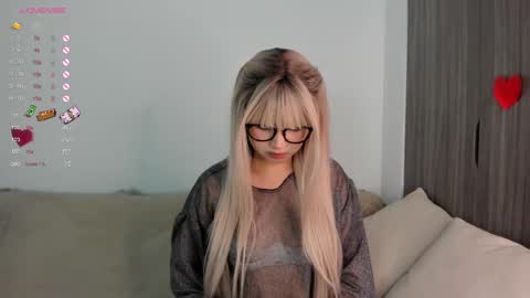 Sara  new account  give me thomb up  Follow me   help me reach 15k followers again   online show from February 23, 11:43 pm